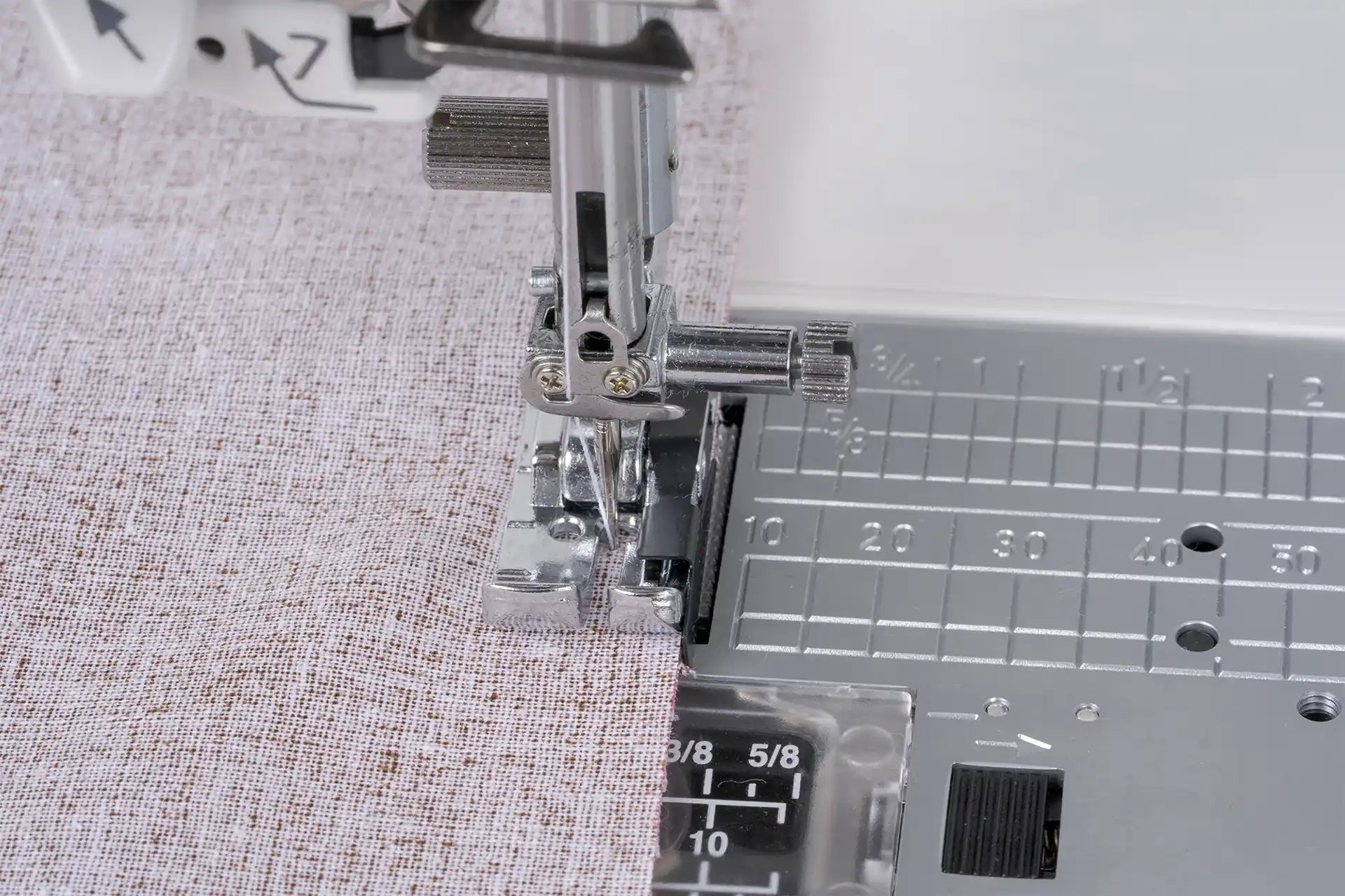 Janome Skyline S3 AE  – gallery image