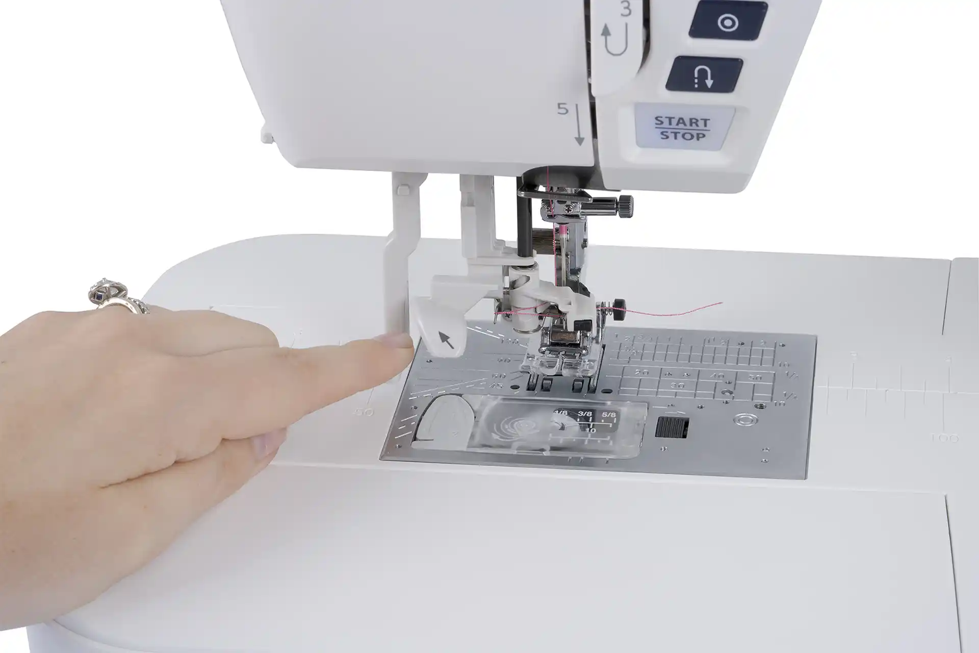 Janome Skyline S6 AE – gallery image